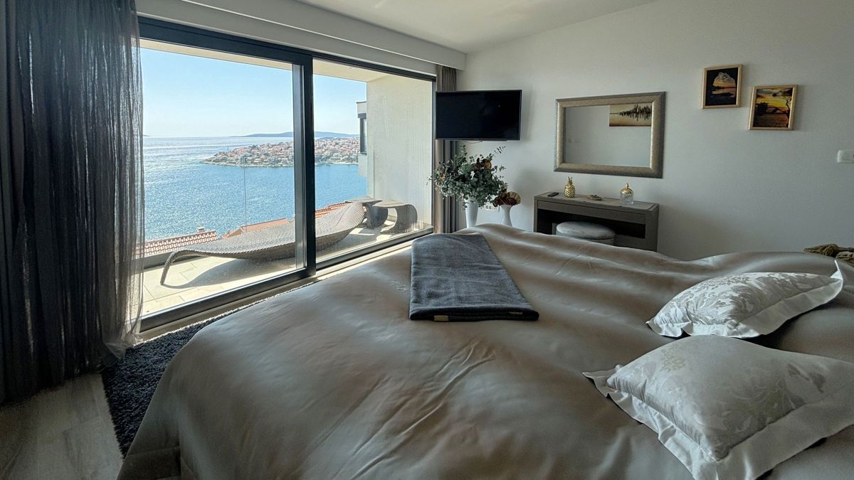 Villa di lusso con vista sul mare aperto