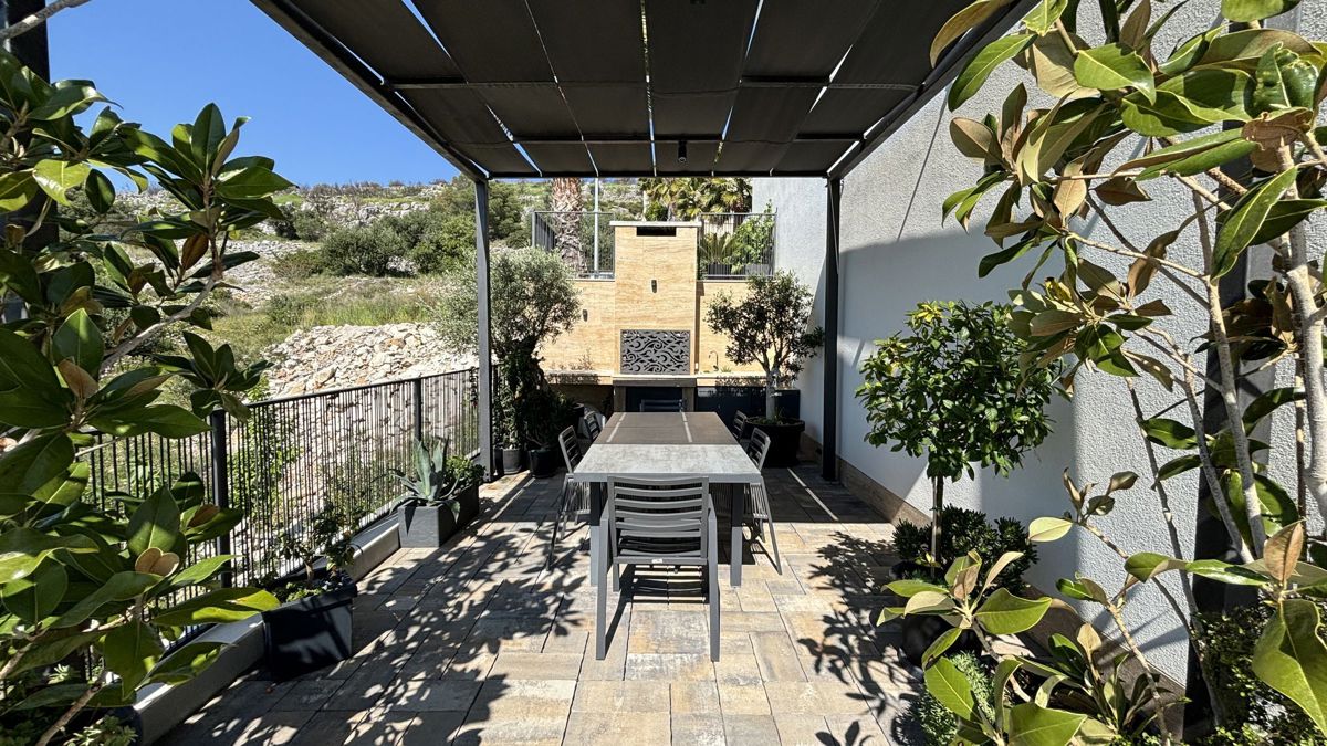 Villa di lusso con vista sul mare aperto