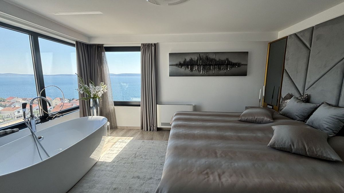 Villa di lusso con vista sul mare aperto