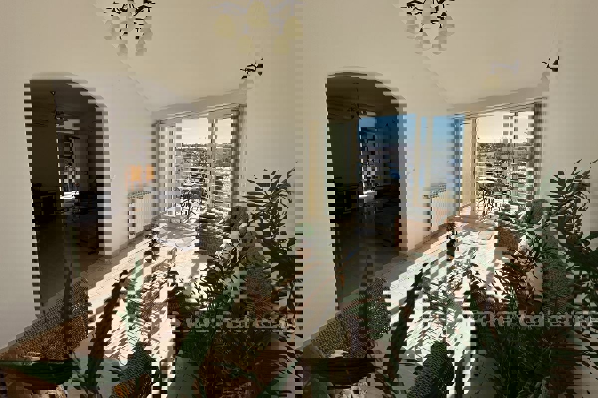 Palazzina in prima fila al mare