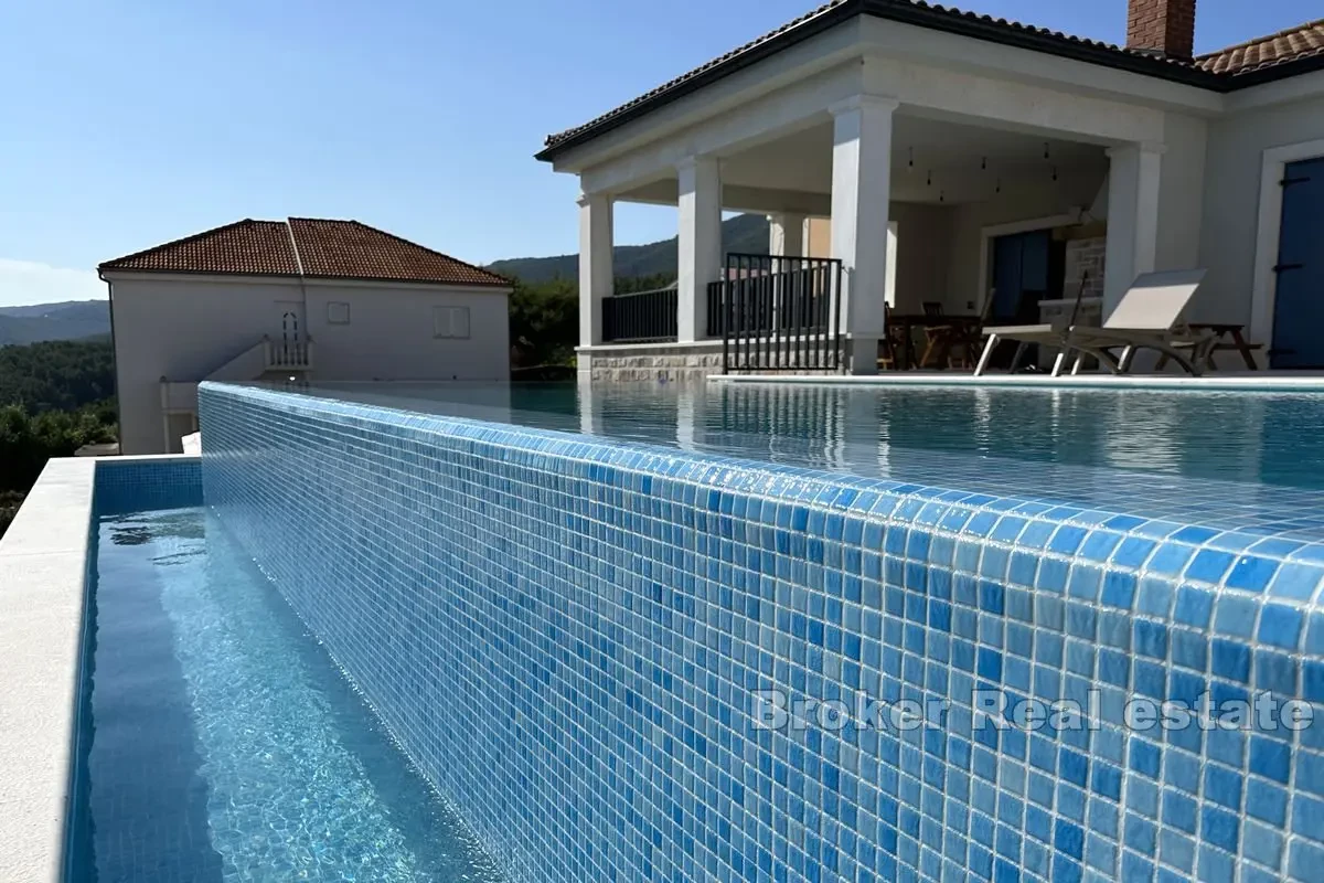 Una bellissima villa con vista sul mare