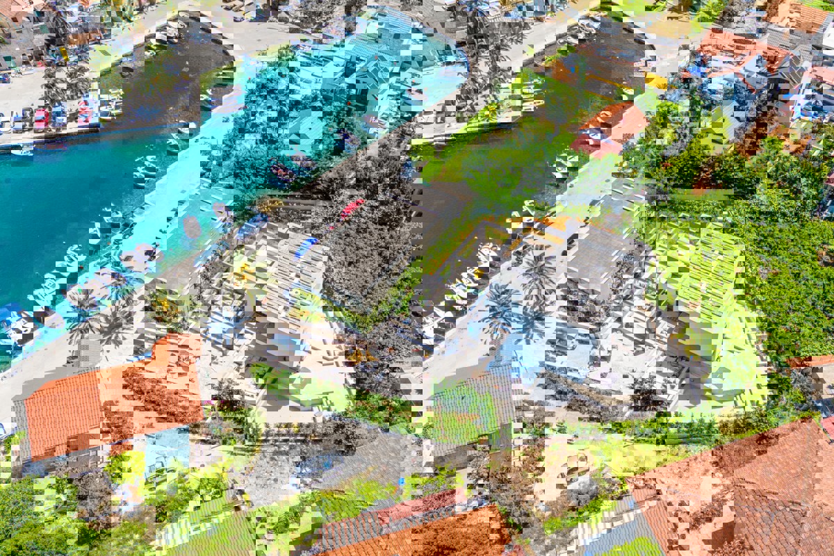 Villa in prima fila al mare