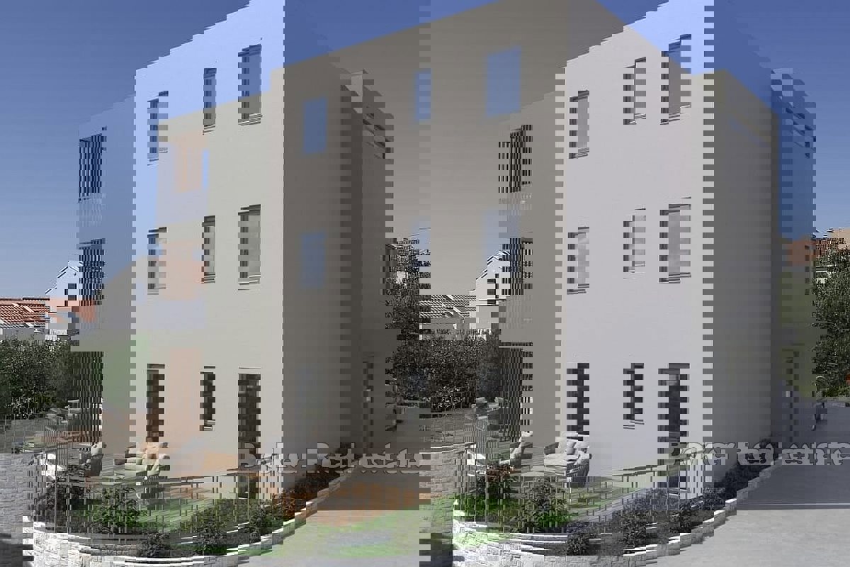 Moderna nuova costruzione in zona tranquilla