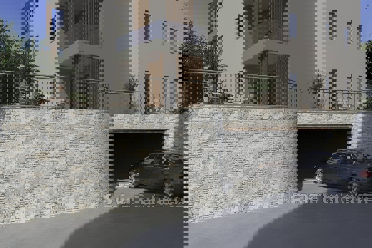 Moderna nuova costruzione in zona tranquilla