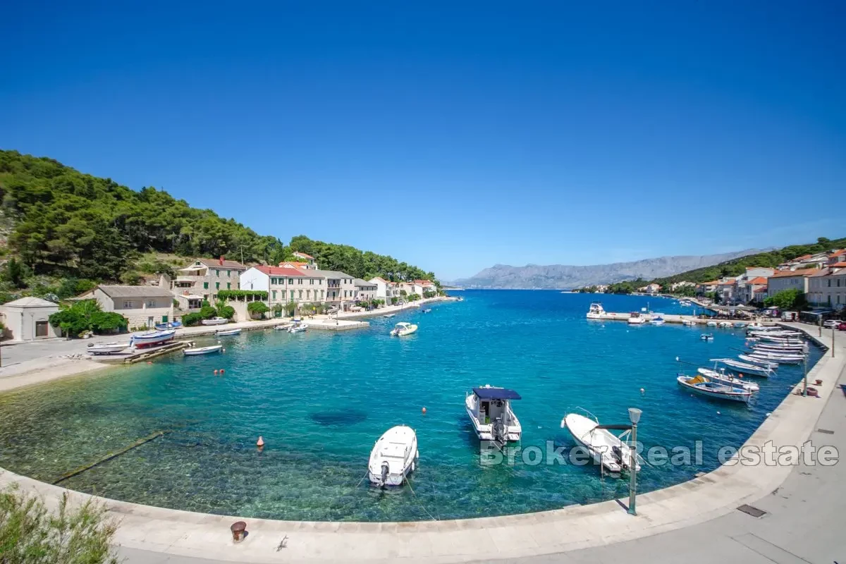 Bellissima casa in pietra appena ristrutturata in riva al mare