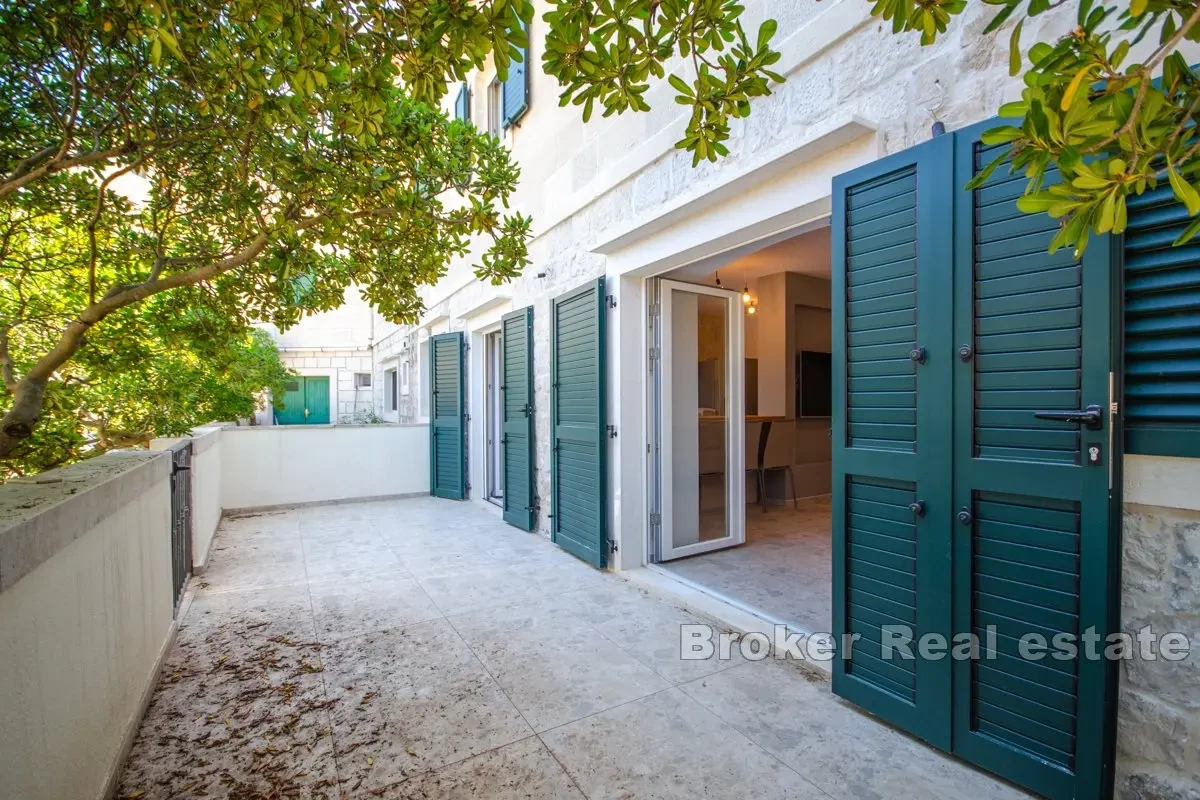 Bellissima casa in pietra appena ristrutturata in riva al mare