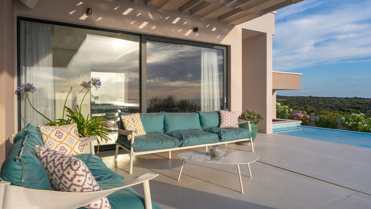 Villa di lusso in posizione dominante con vista sul mare