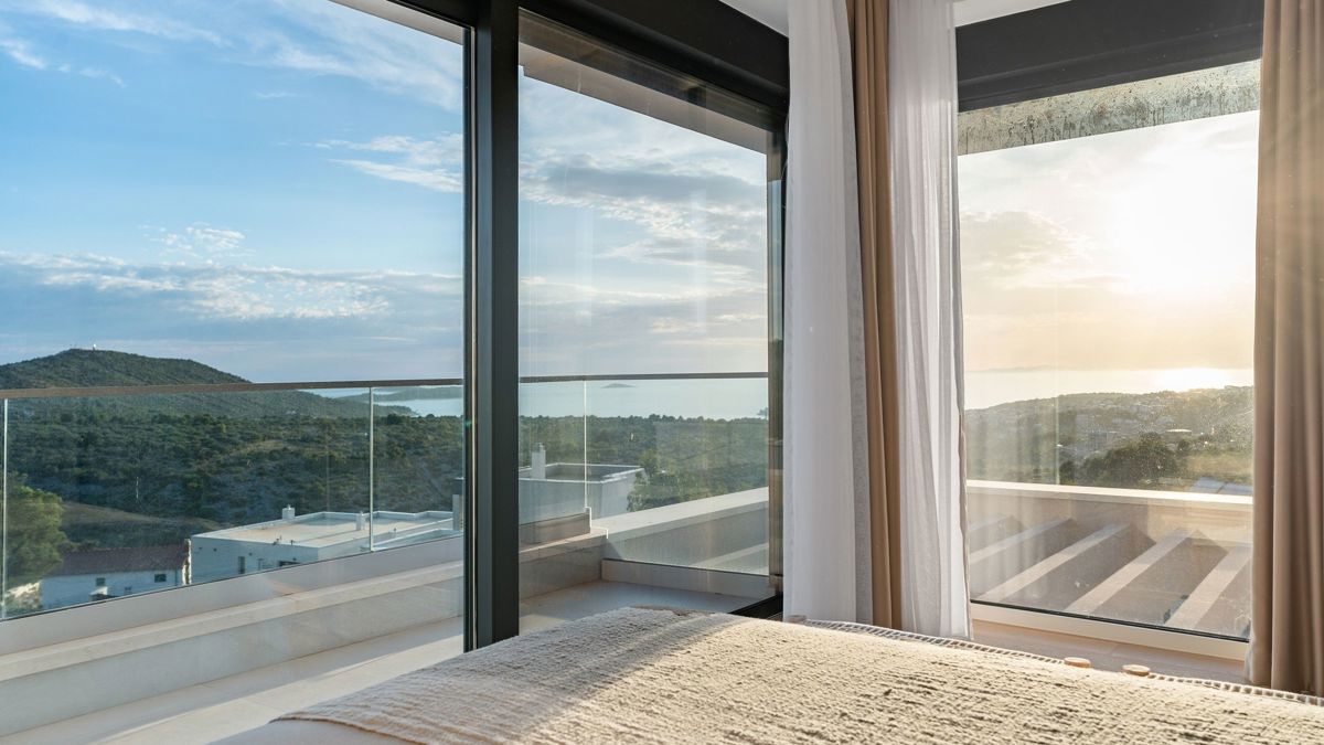 Villa di lusso in posizione dominante con vista sul mare