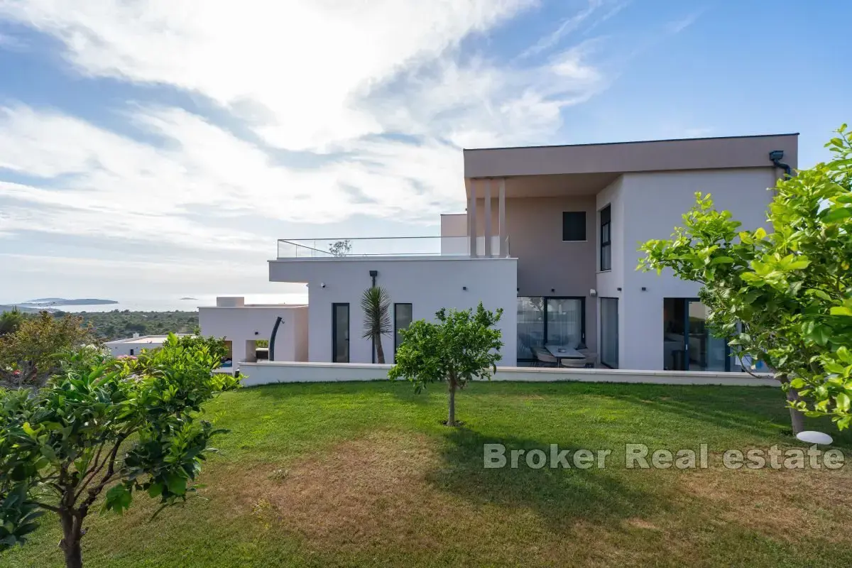 Villa di lusso in posizione dominante con vista sul mare