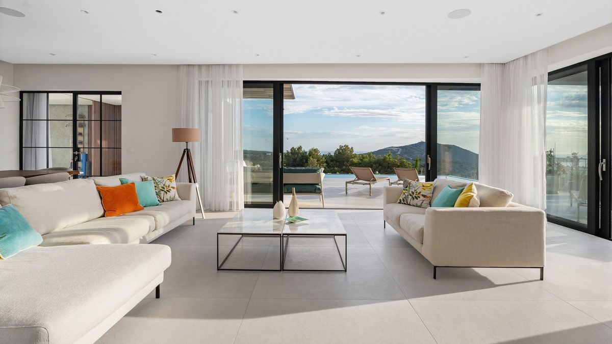 Villa di lusso in posizione dominante con vista sul mare