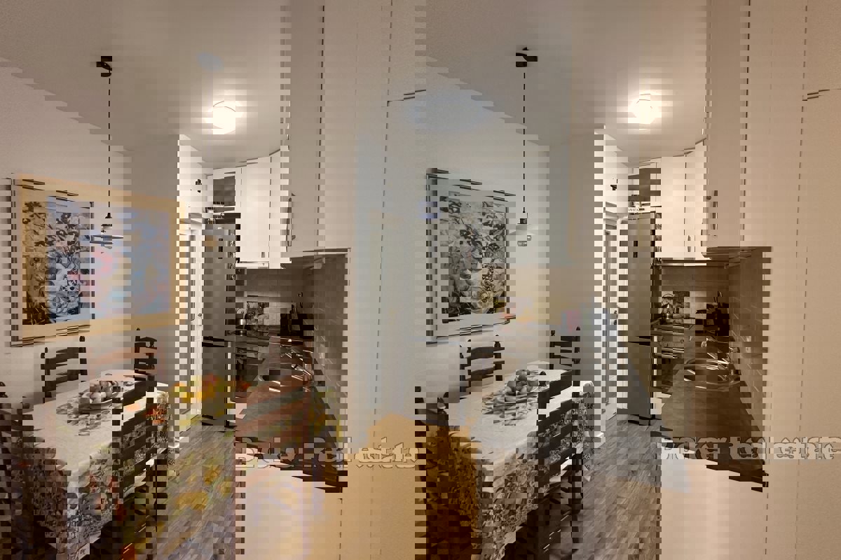 Appartamento con una camera da letto e vista mare