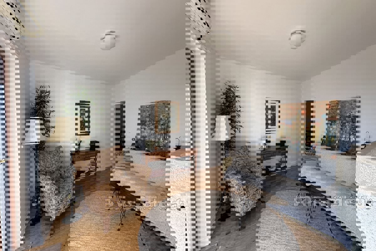 Appartamento con una camera da letto e vista mare