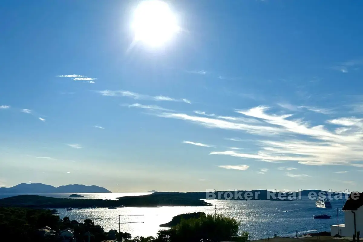 Appartamento con una camera da letto e vista mare