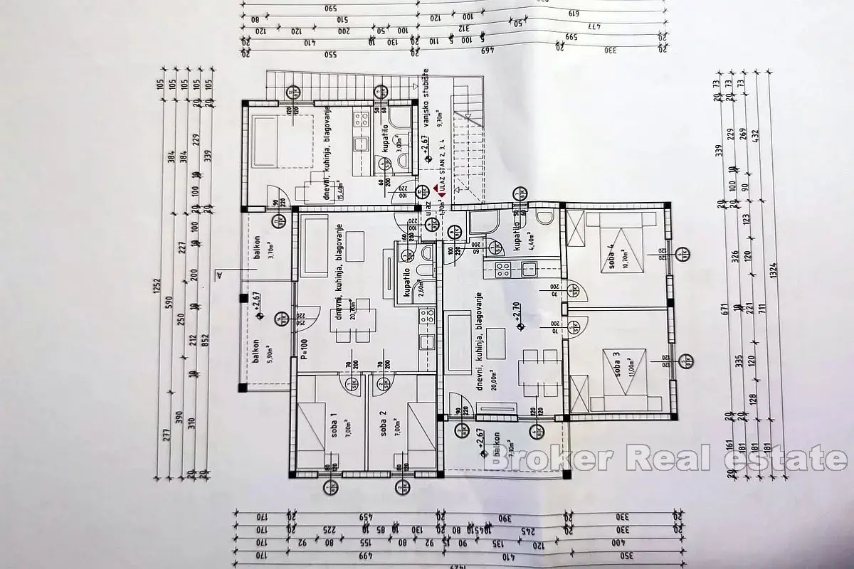 Proprietà funzionale con 3 appartamenti