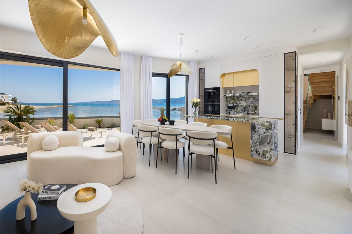 Villa sulla spiaggia, prima fila al mare