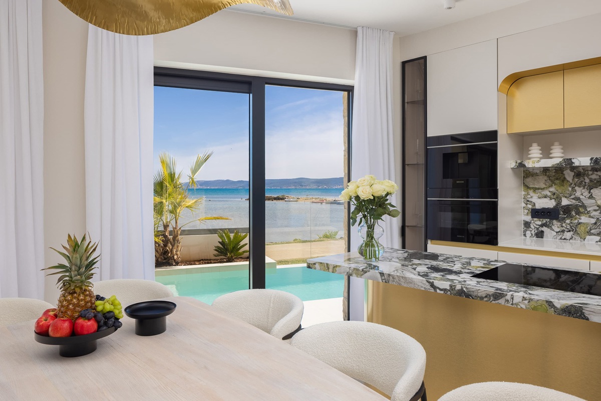 Villa sulla spiaggia, prima fila al mare