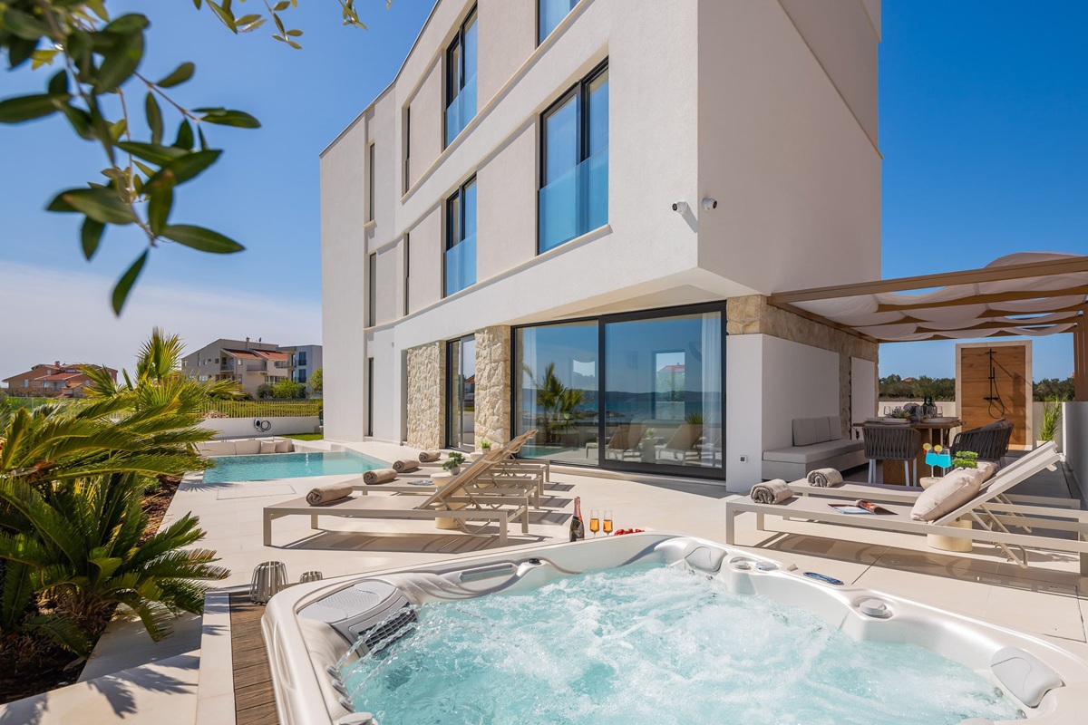 Villa sulla spiaggia, prima fila al mare