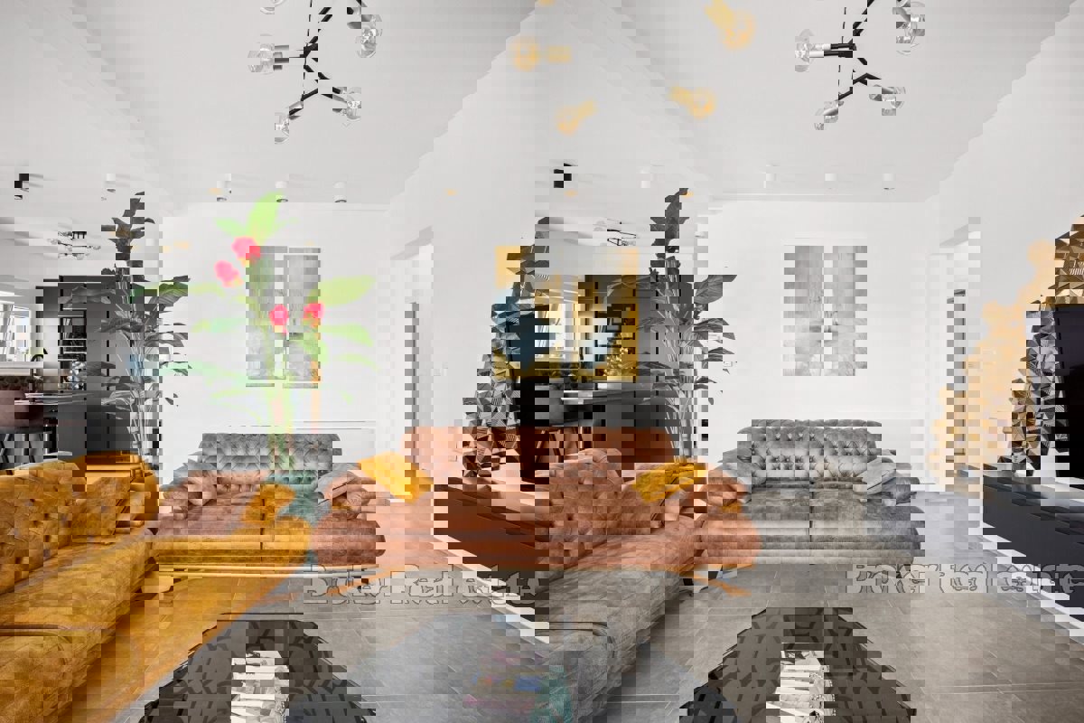 Attico di lusso con piscina e splendida vista sul mare