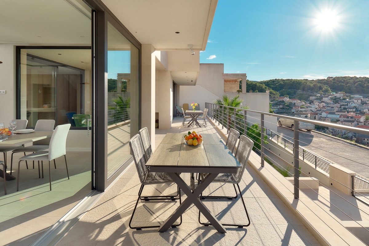 Villa di lusso con piscina e incantevole vista sul mare