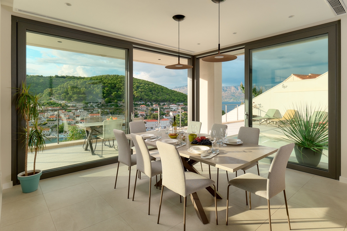 Villa di lusso con piscina e incantevole vista sul mare