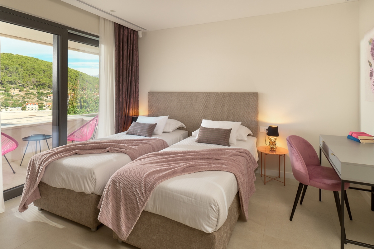 Villa di lusso con piscina e incantevole vista sul mare