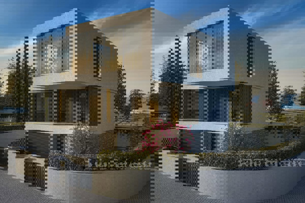 Una villa prestigiosa all'interno di un resort moderno