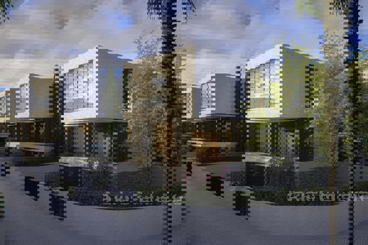 Una villa prestigiosa all'interno di un resort moderno