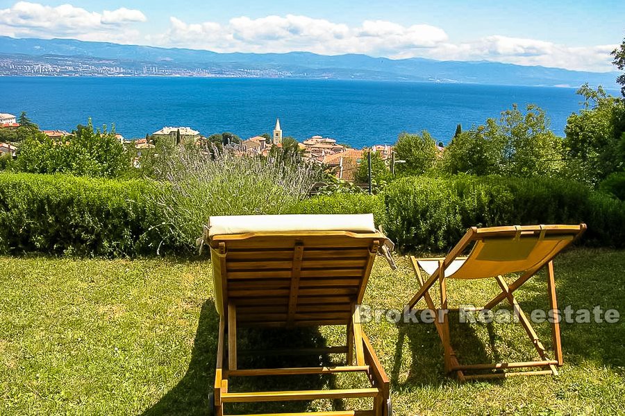 Casa indipendente con terreno, in vendita