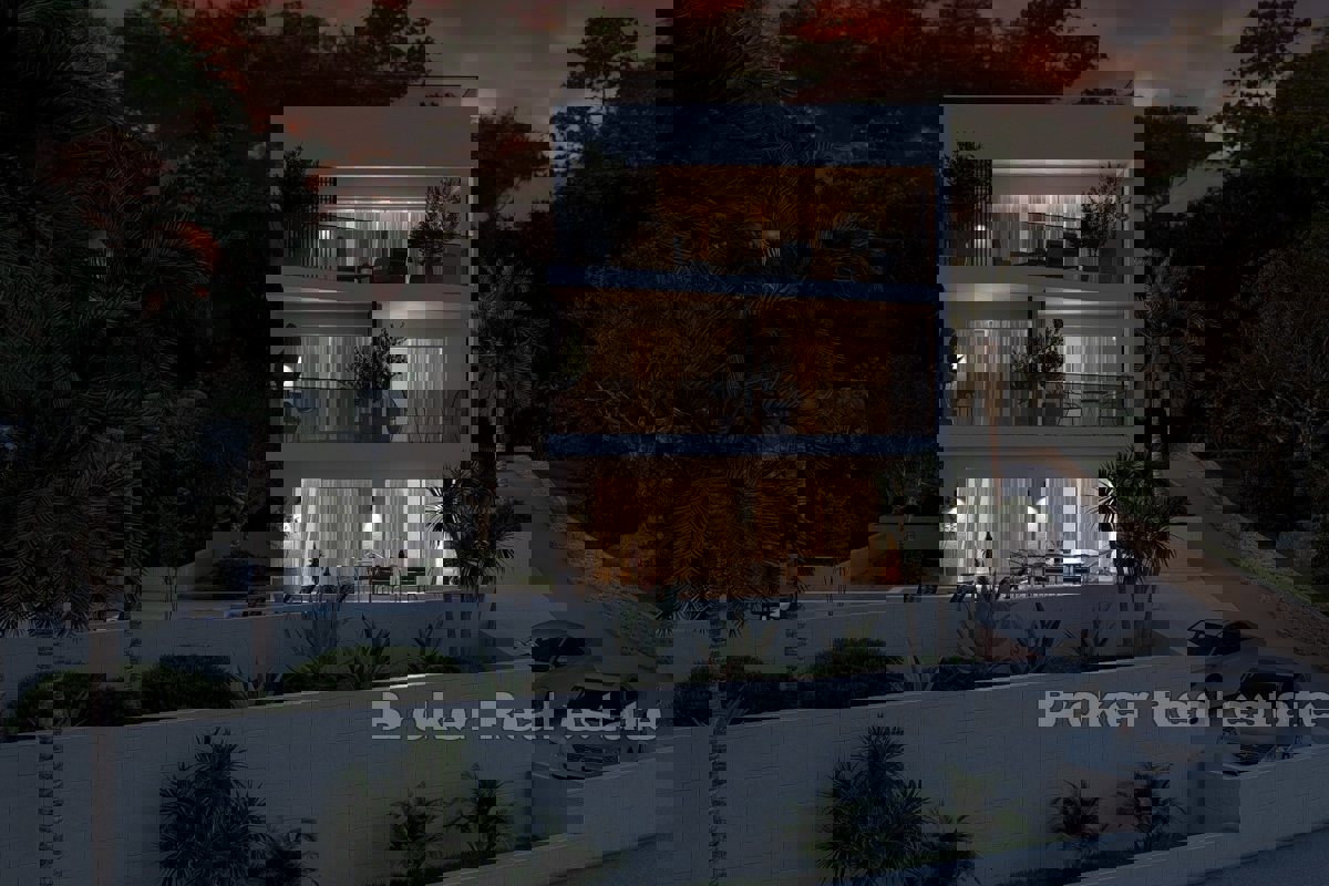 Attico esclusivo con terrazza panoramica in prima fila sul mare