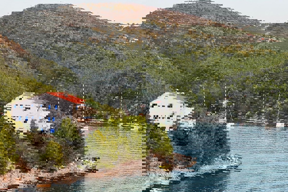 Ampio terreno con vista mare