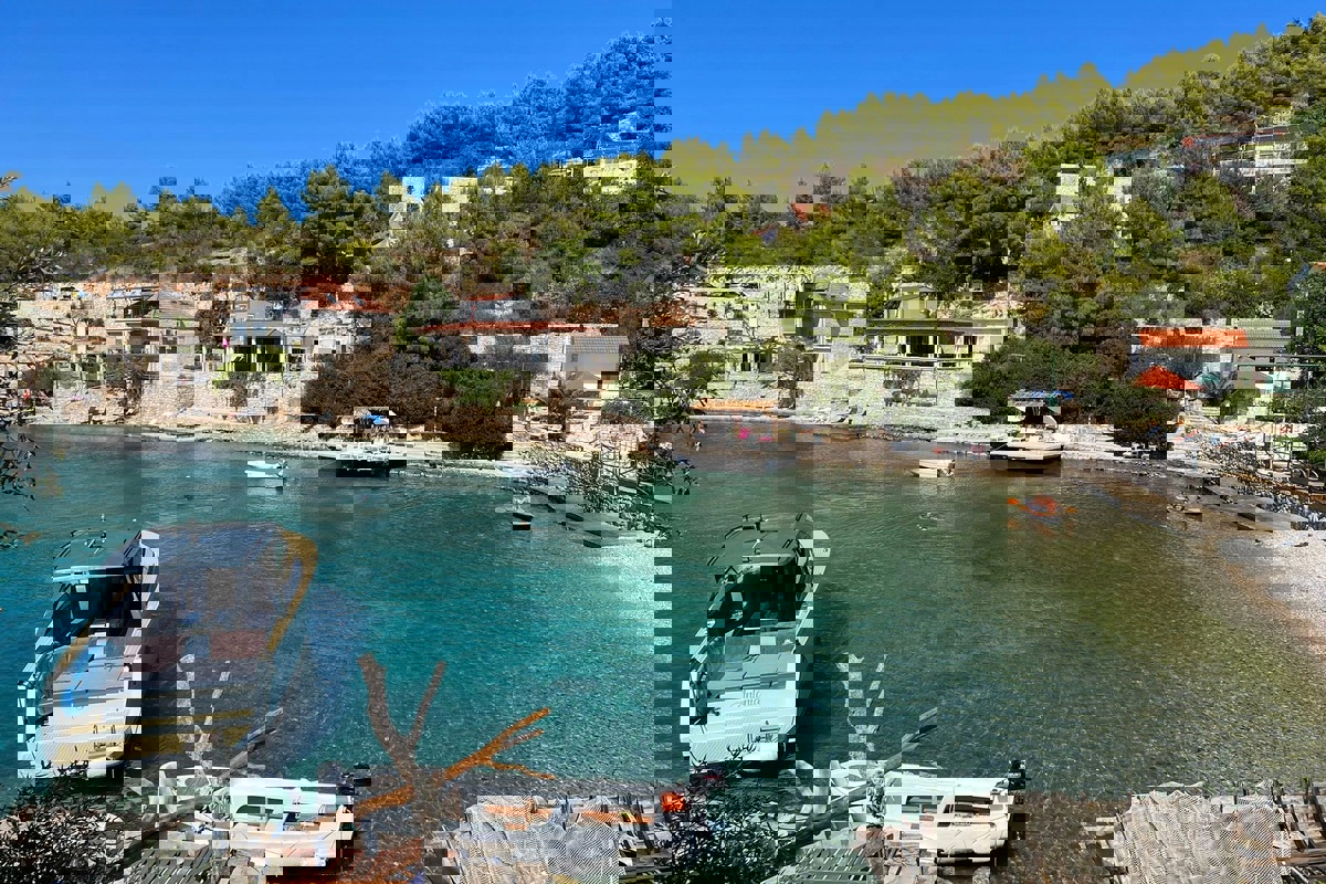 Ampio terreno con vista mare