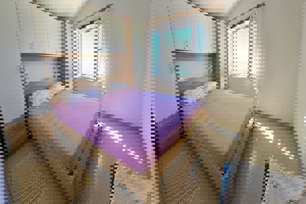 Casa ristrutturata con vista mare