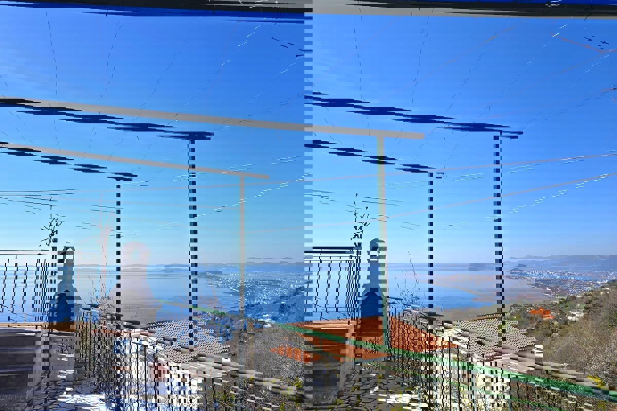 Casa ristrutturata con vista mare