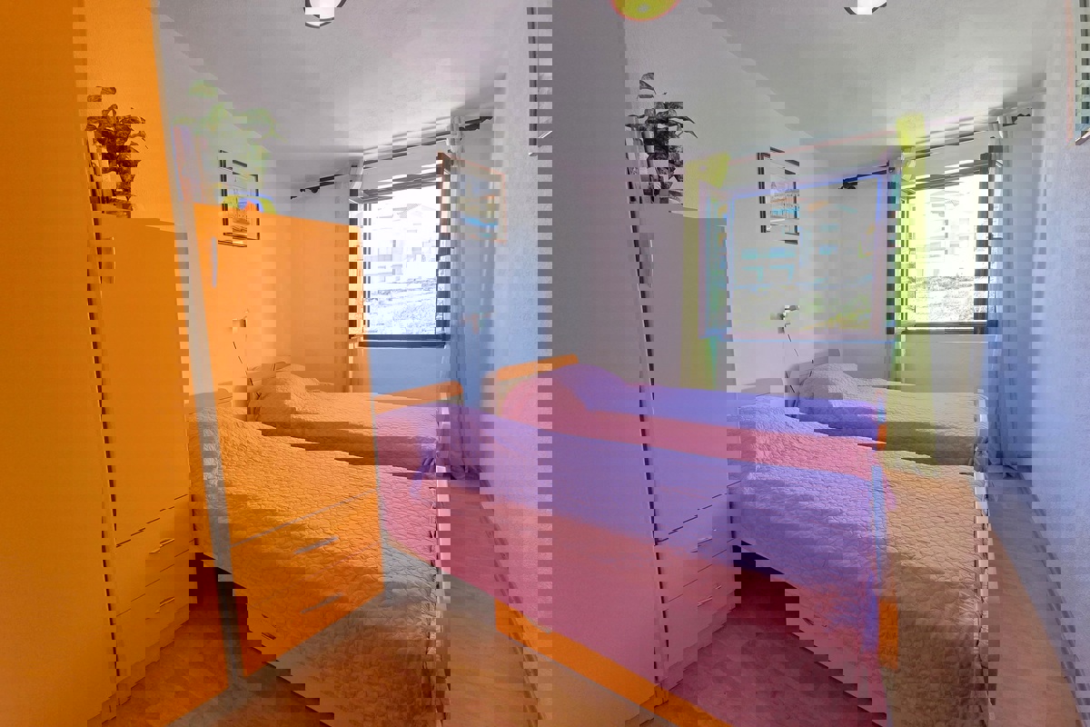 Casa con appartamenti vista mare