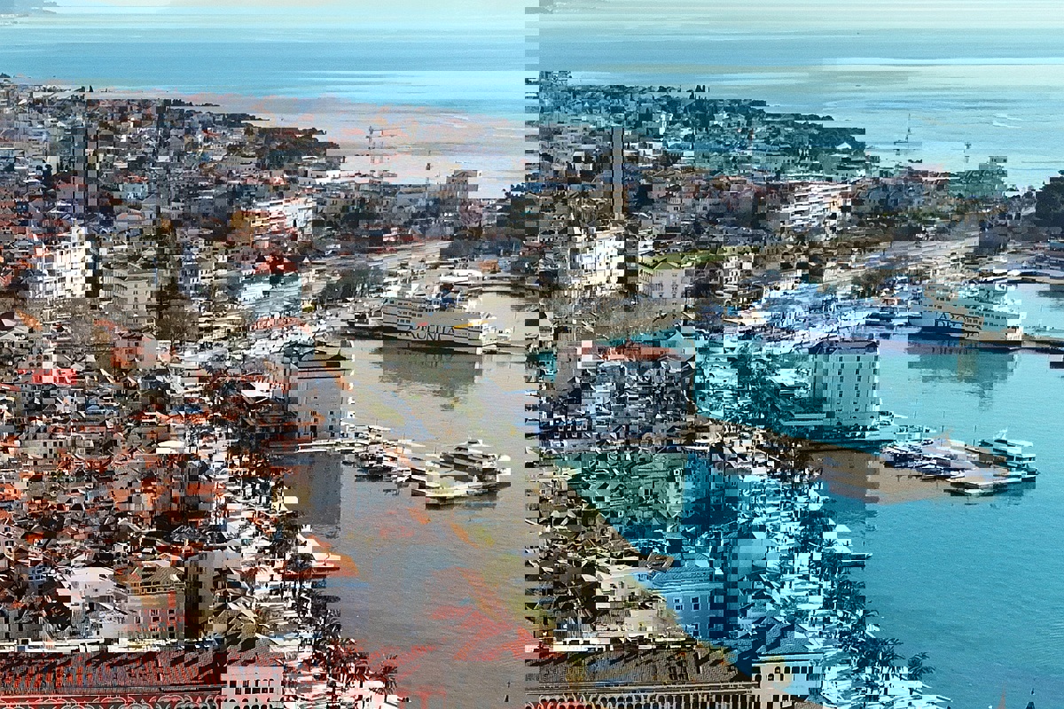 Trilocale con balcone, posizione prestigiosa