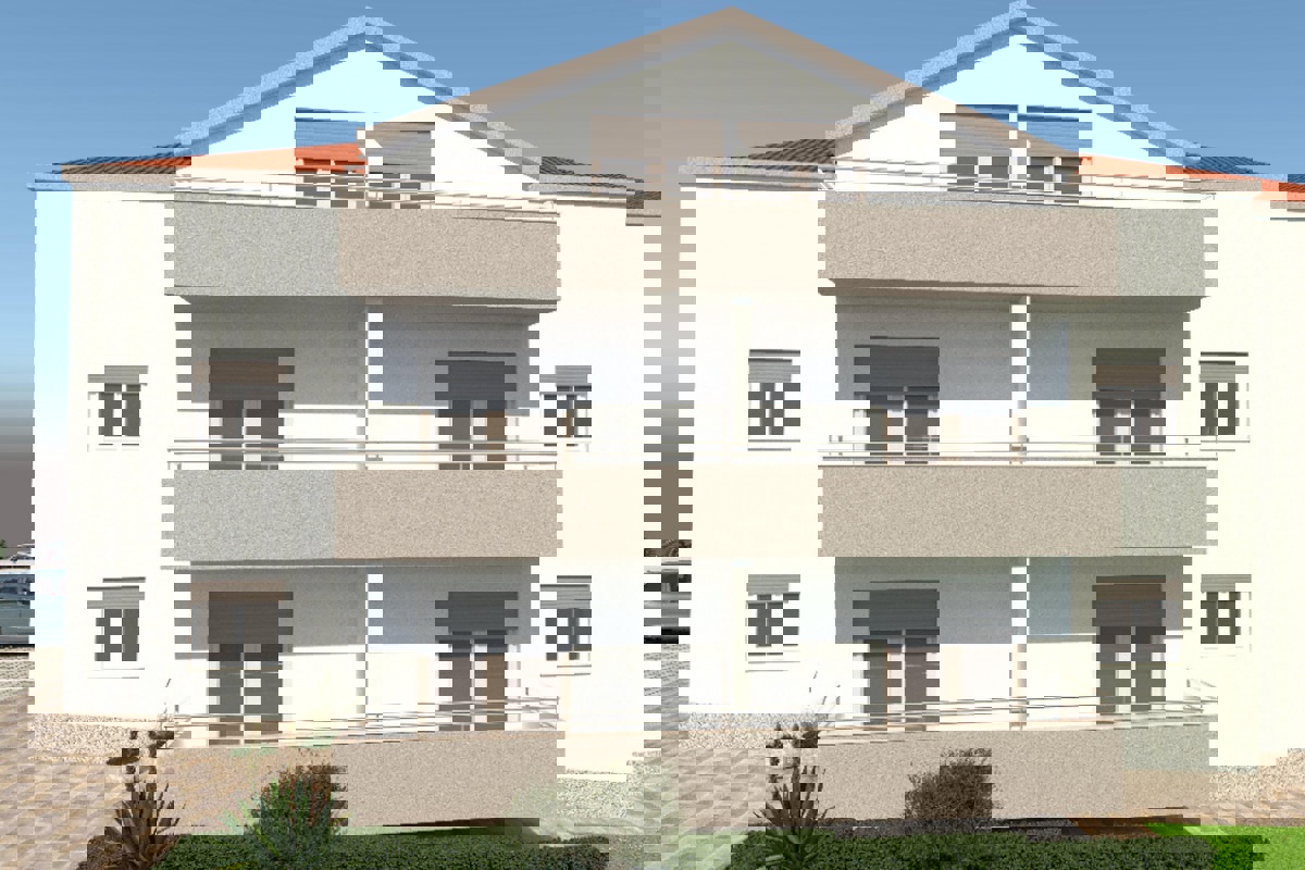 Moderno appartamento in un nuovo edificio con vista mare