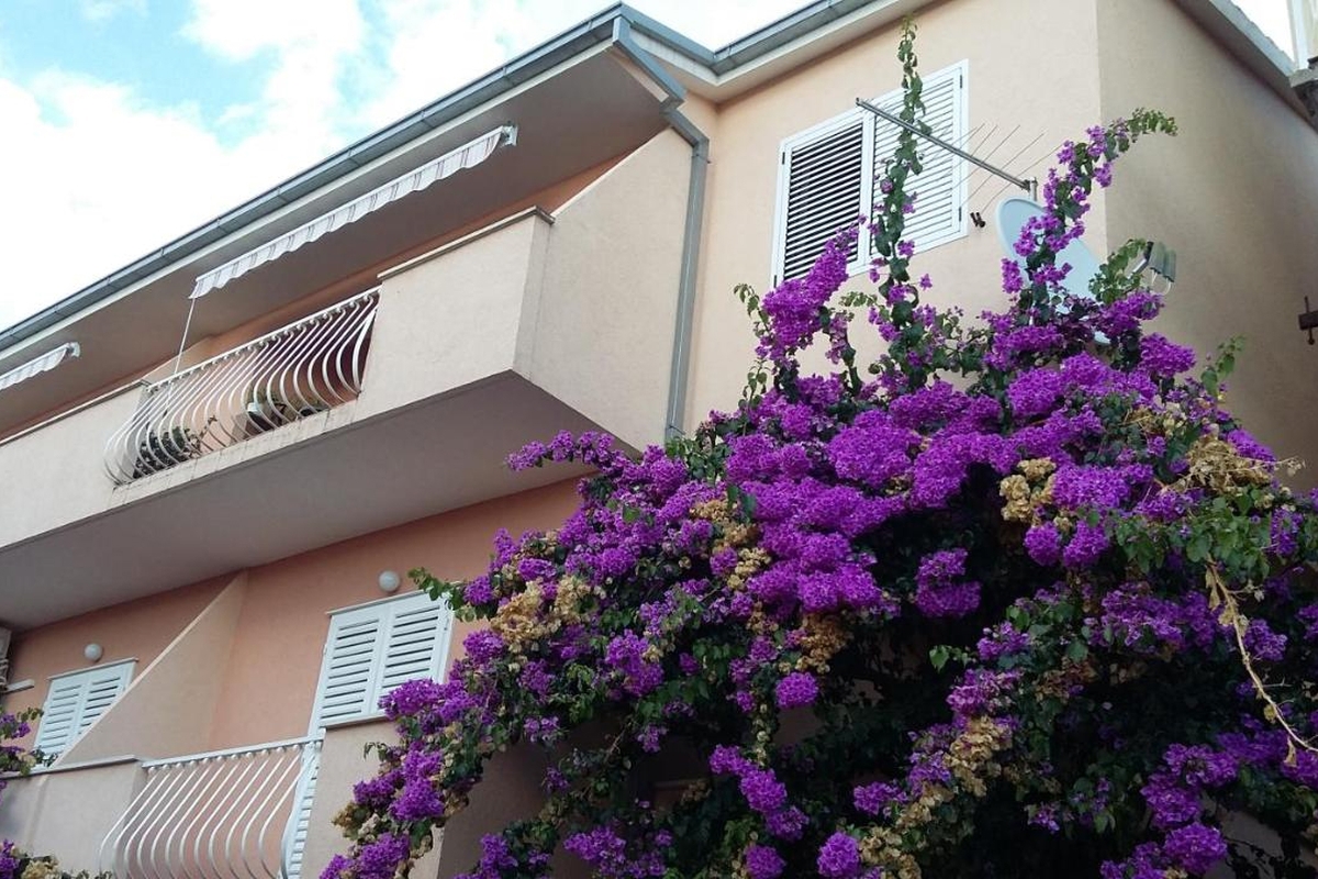 Palazzina con vista mare