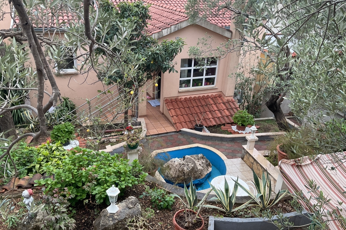 Palazzina con vista mare