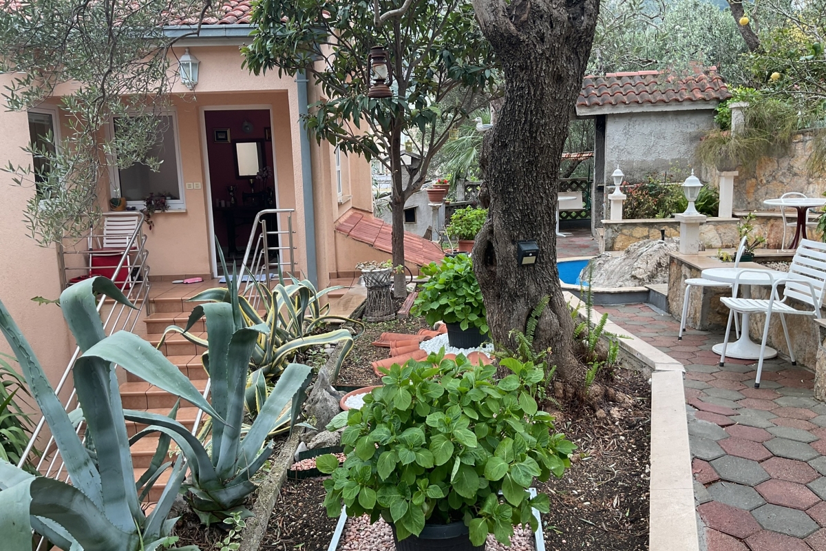 Palazzina con vista mare