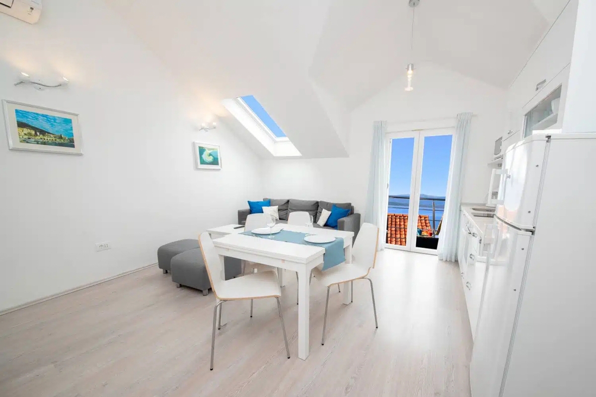 Villa con 4 unità e vista mare