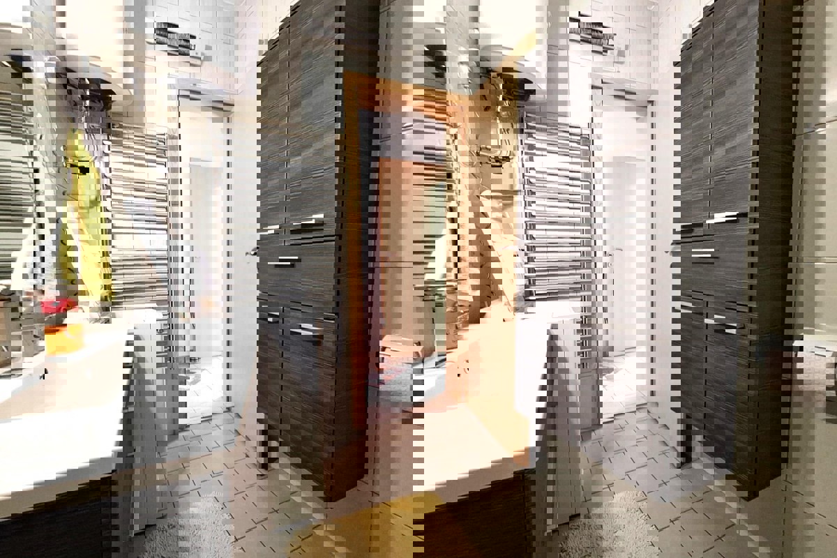 Appartamento con giardino e vista mare