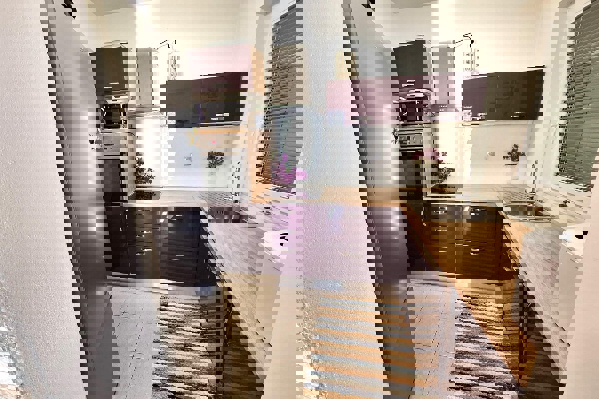 Appartamento con giardino e vista mare