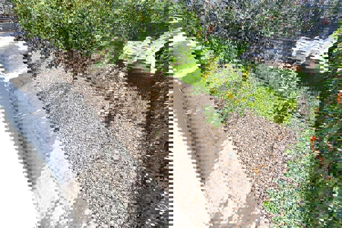 Appartamento con giardino e vista mare