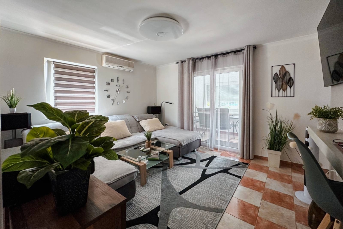 Appartamento con parcheggio in zona tranquilla