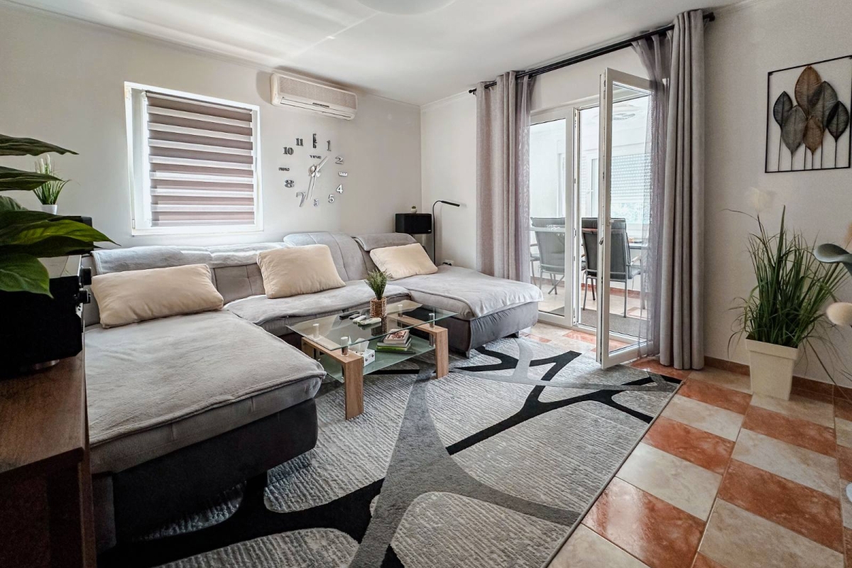 Appartamento con parcheggio in zona tranquilla