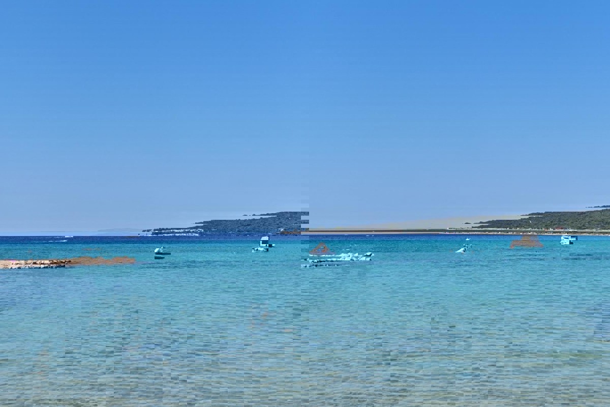 Nuovo edificio - appartamento con terrazza e due posti auto