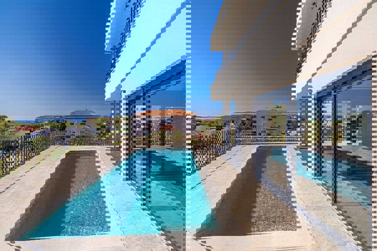 Villa con piscina in un ambiente tranquillo