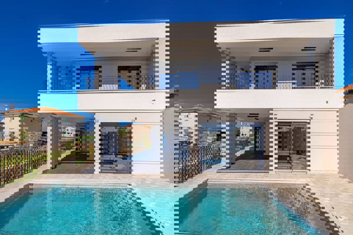 Villa con piscina in un ambiente tranquillo