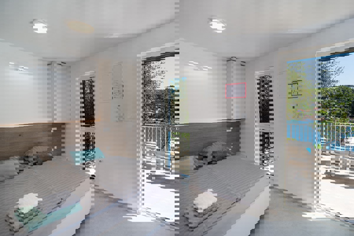 Casa moderna in prima fila sul mare