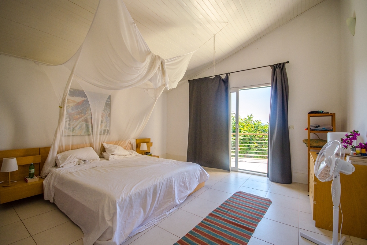 Casa isolata con vista mare